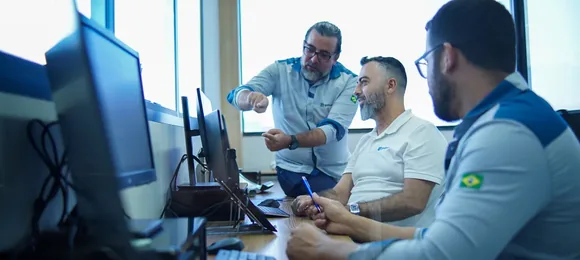 Equipe Gekom — especialistas em controle de abastecimento de combustível