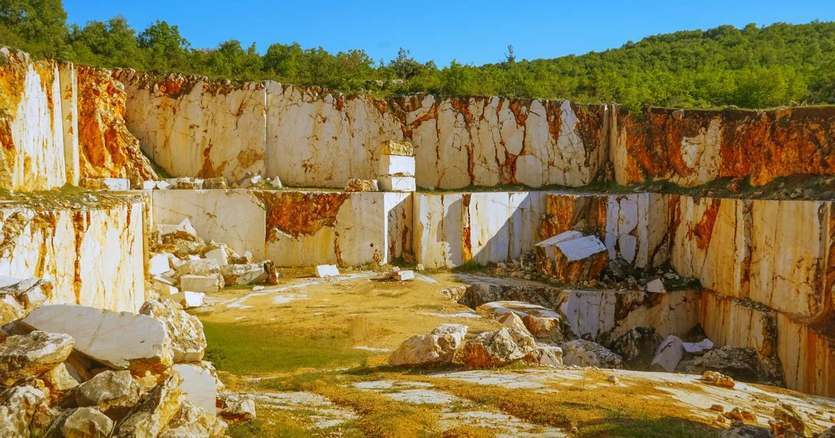 Painel web do sistema de abastecimento para mineração mostrando dados em tempo real